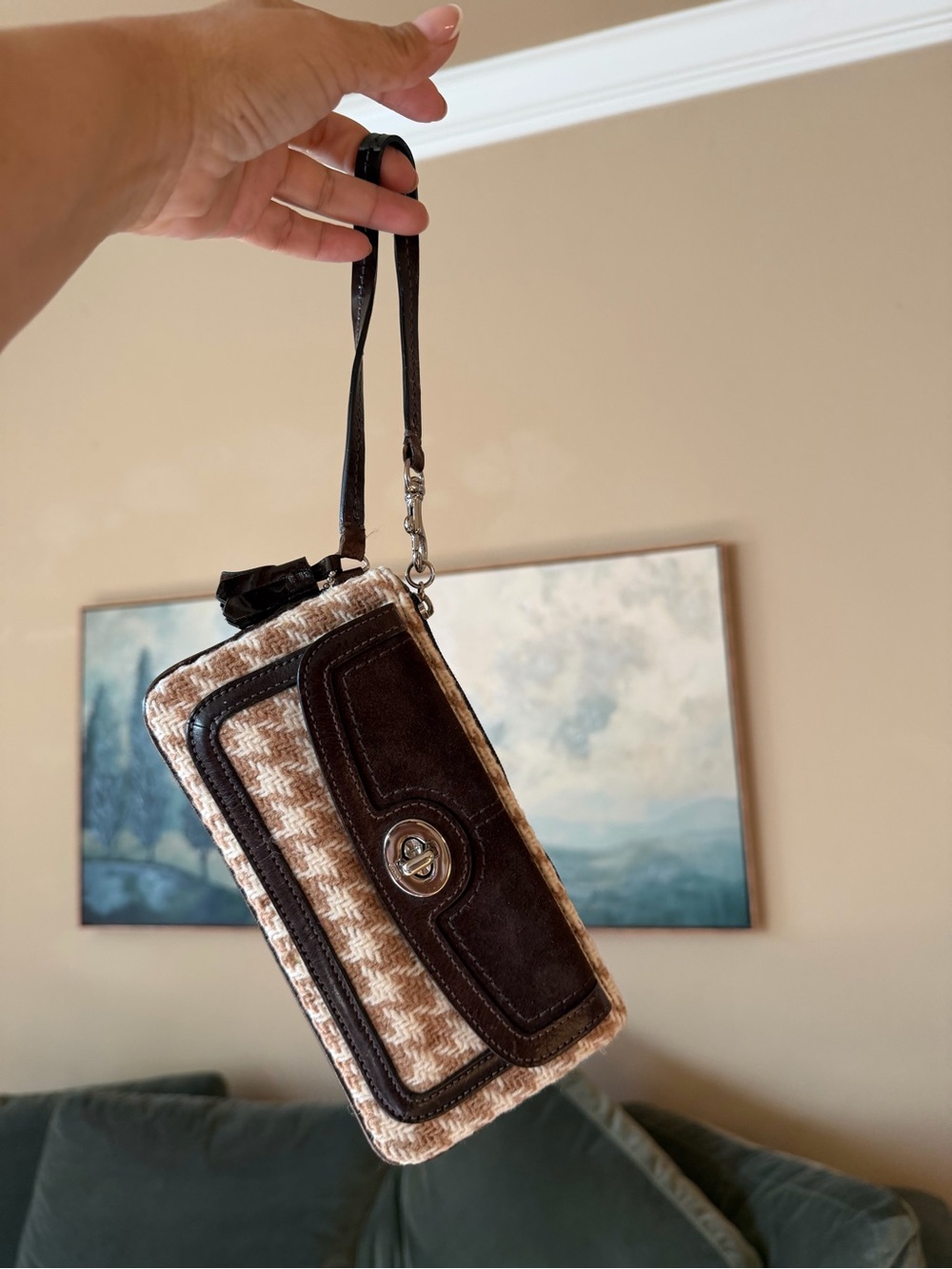 Vintage Coach houndstooth wristlet - Picture 2 of 9